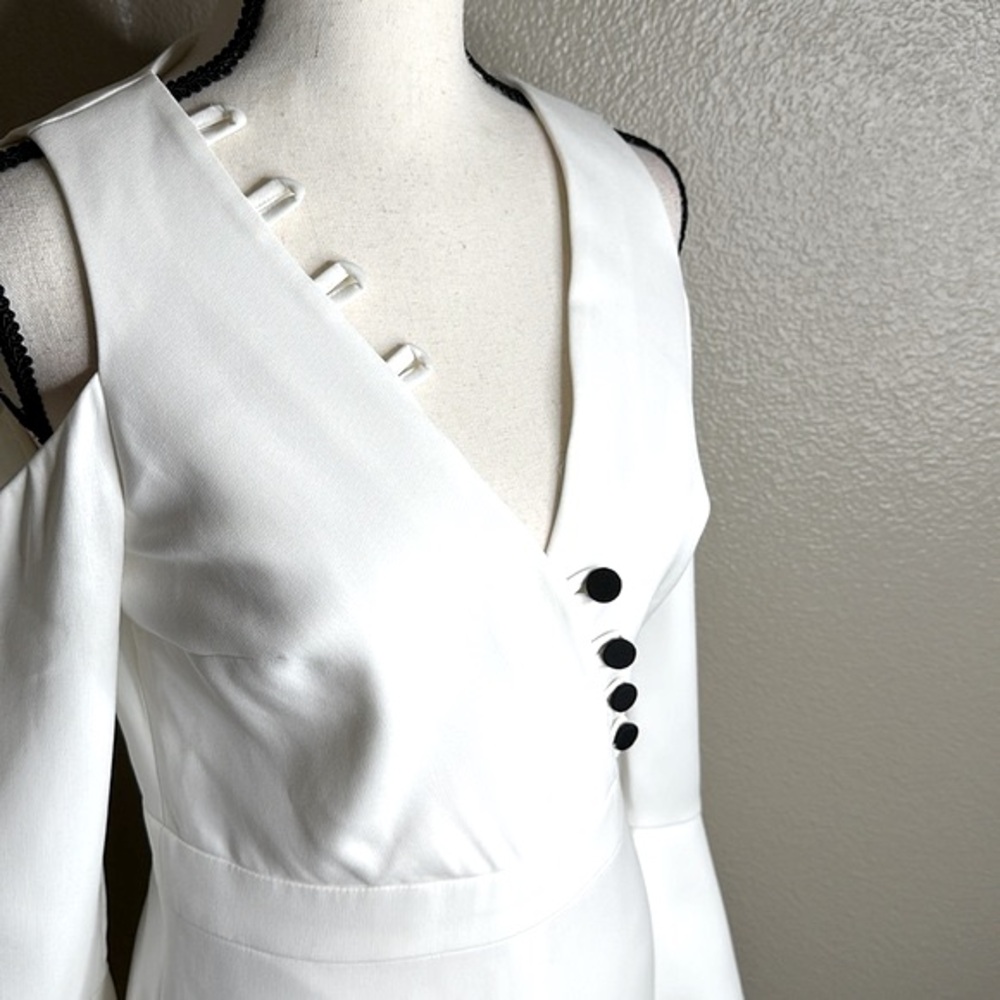 EUC Alexis Bali button bell sleeve white jumpsuit Shoulder Cutout women’s Small - Picture 5 of 10
